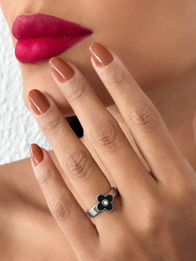 Anel de Aço Inoxidavel Folheado a Ouro 18K e Prata Inspiração Vg. Resinado e Ponto de Luz
