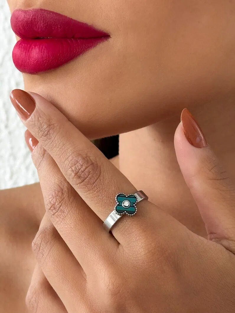 Anel de Aço Inoxidavel Folheado a Ouro 18K e Prata Inspiração Vg. Resinado e Ponto de Luz