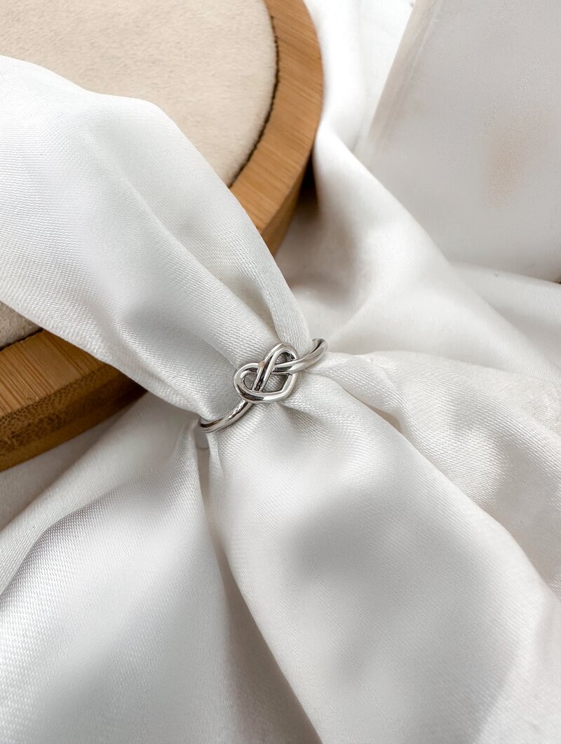 Anel de Falange Folheado a Ouro 18k e Prata Coração Trançado