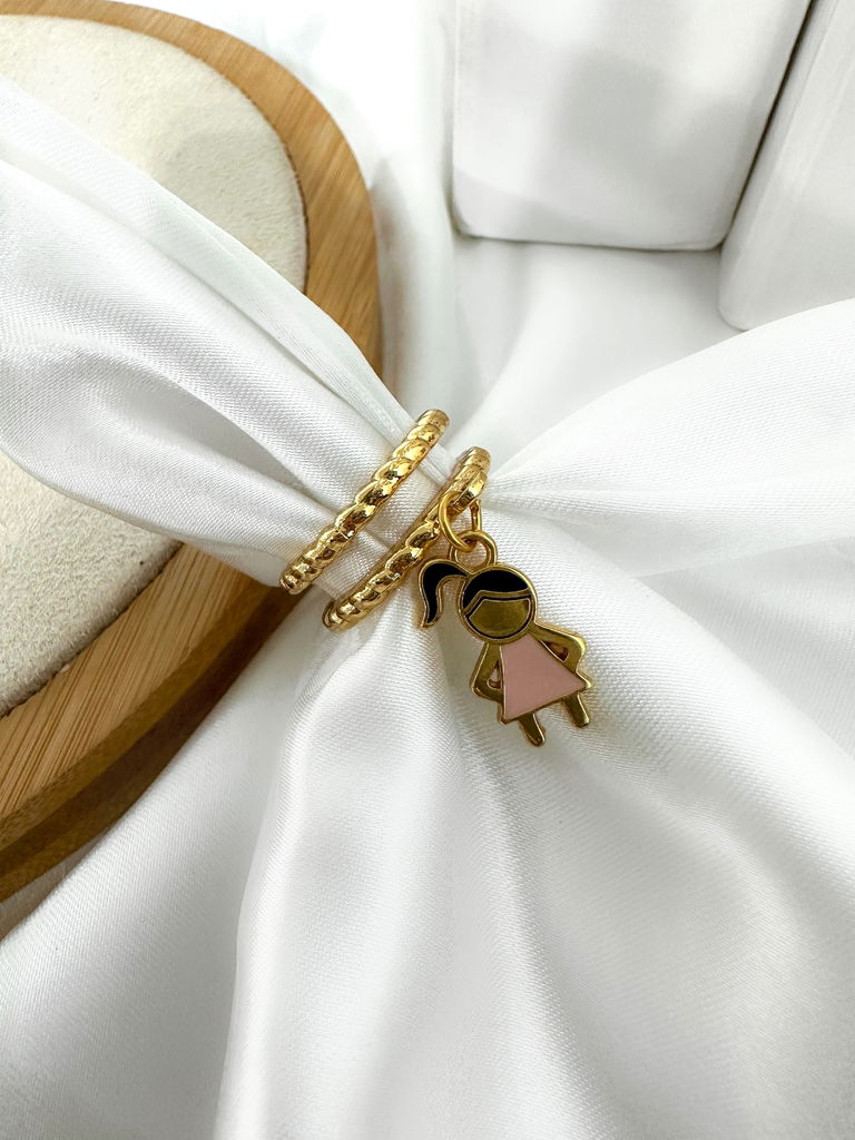 Anel em verniz italiano com filhos banhado em 10 milésimos de ouro 18k