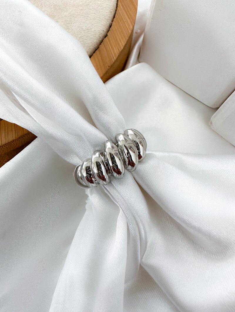 Anel Folheado a Ouro 18K e a Prata Design Trançado