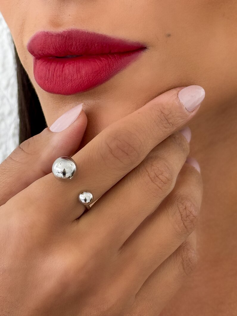 Anel Folheado a Ouro 18k e Prata 925 Esfera Grande e Pequena