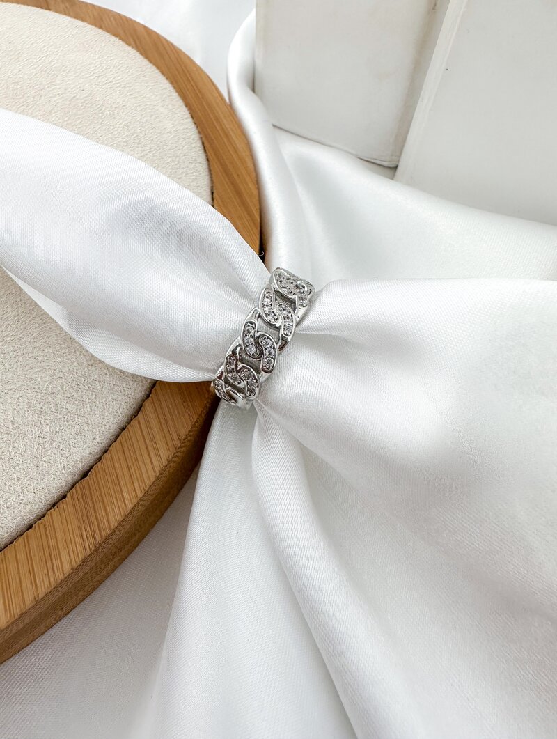 Anel Folheado a Ouro 18k e Prata com Detalhe Cravejado