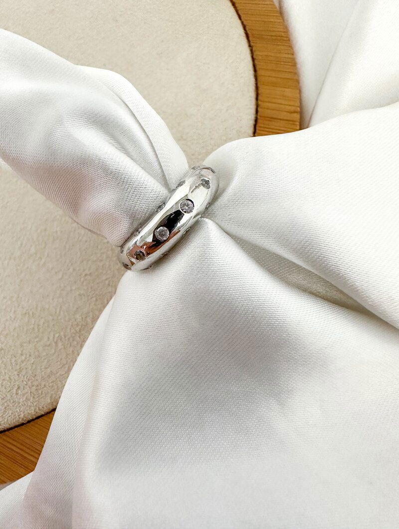 Anel Folheado a Ouro 18k e Prata com Pontos de Zircônias