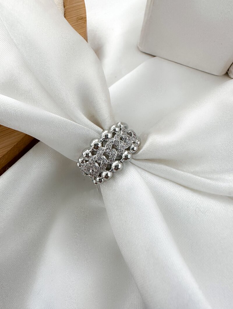 Anel Folheado a Ouro 18k e Prata Corrente Cravejada com Esferas