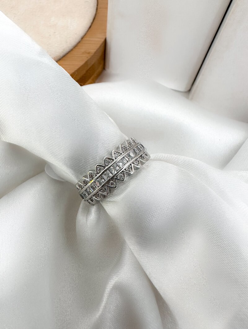 Anel Folheado a Ouro 18k e Prata Design Coroa