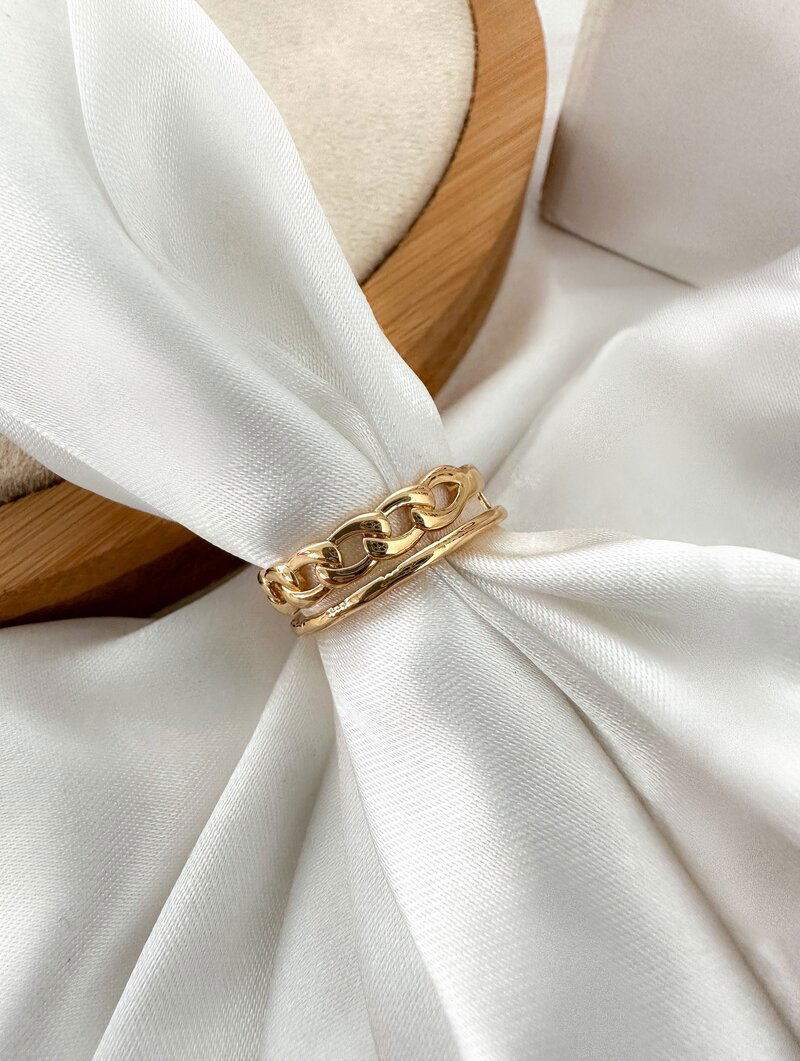 Anel Folheado a Ouro 18k e Prata Design Corrente Vazado