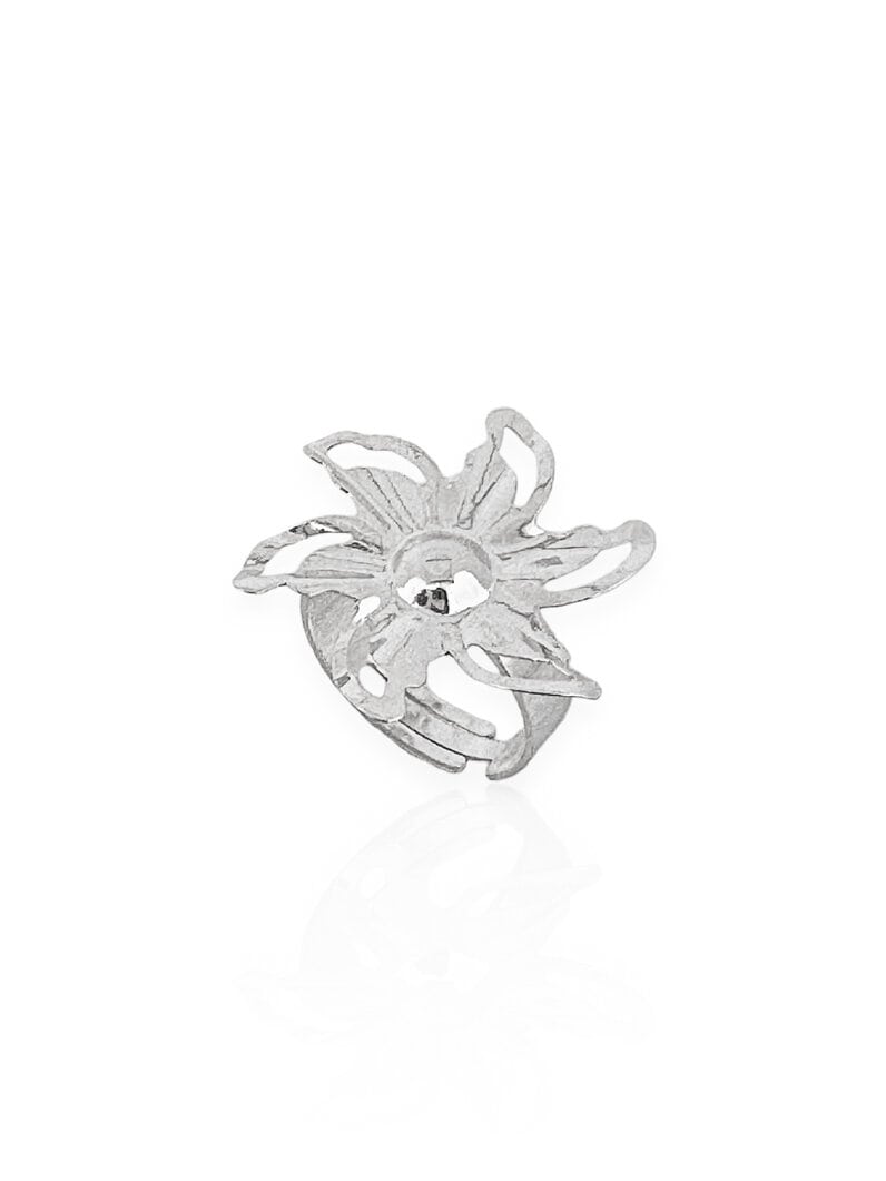 Anel Folheado a Ouro 18k e Prata Design Flor Martelado Vazado