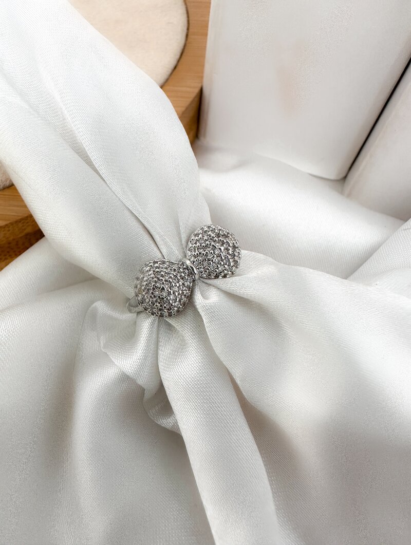 Anel Folheado a Ouro 18k e Prata Laço Cravejado com Micro Zircônias