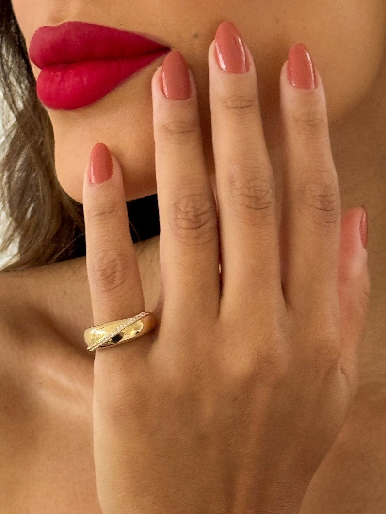 Anel Folheado a Ouro 18k e Prata Liso com Fio Cravejado