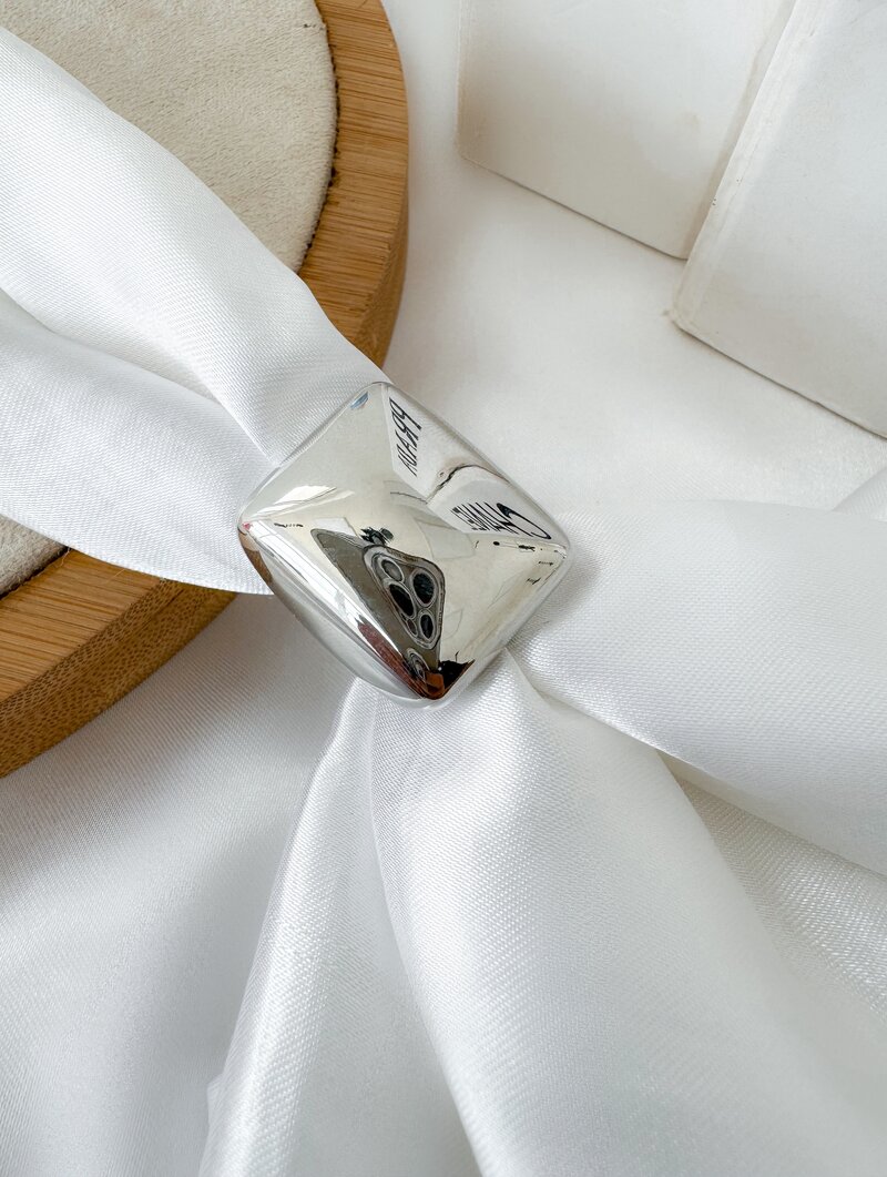 Anel Folheado a Ouro 18k e Prata Maxi Quadrado Liso