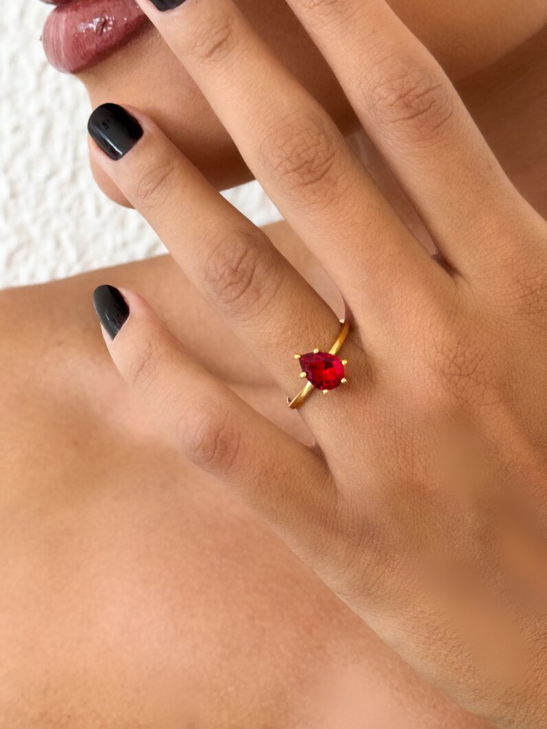 Anel Folheado a Ouro 18k e Prata Solitário com Gota de Zircônia