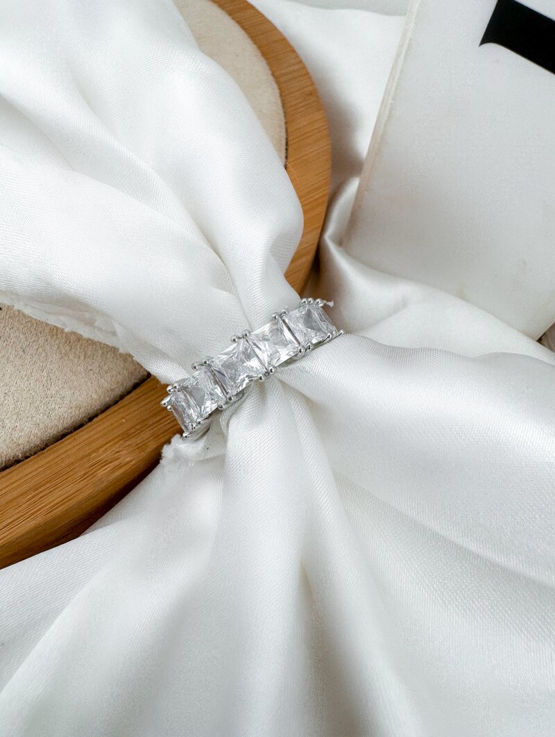 Anel Folheado a Ouro 18k e Prata Zircônias Luxo