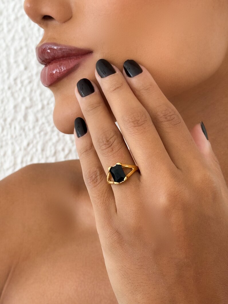 Anel Folheado a Ouro 18K Fino Pedra Retangular