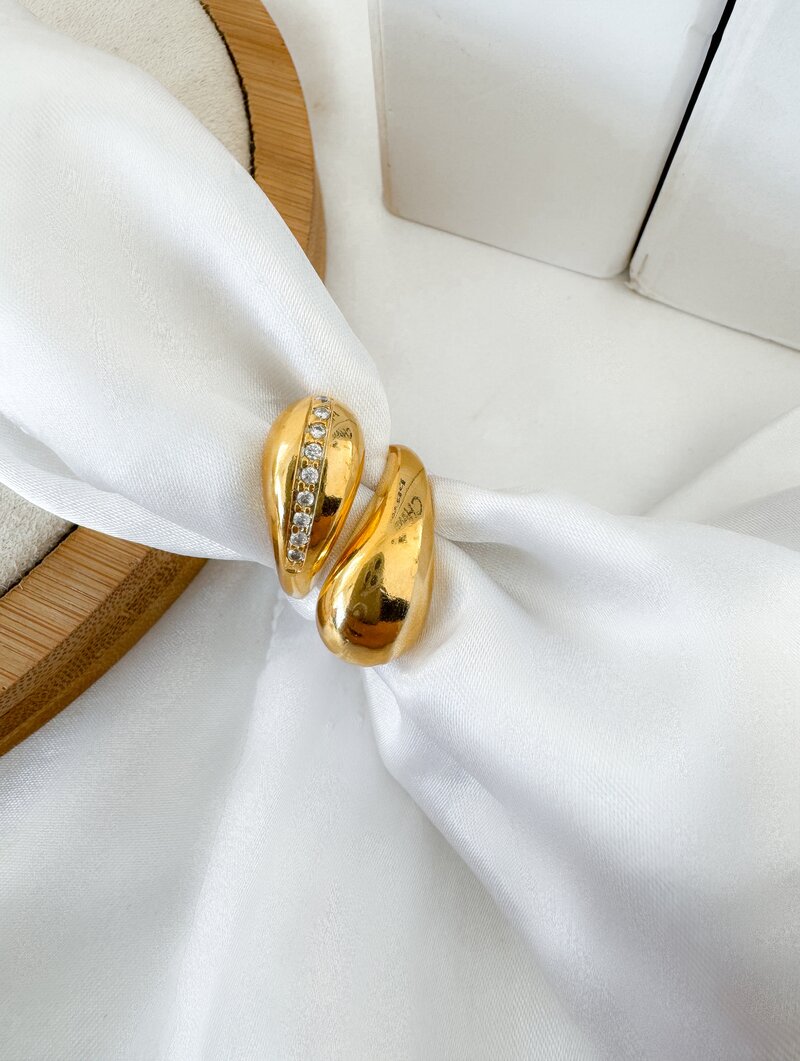 Anel Folheado a Ouro 18K Gotas Com Fio Cravejado