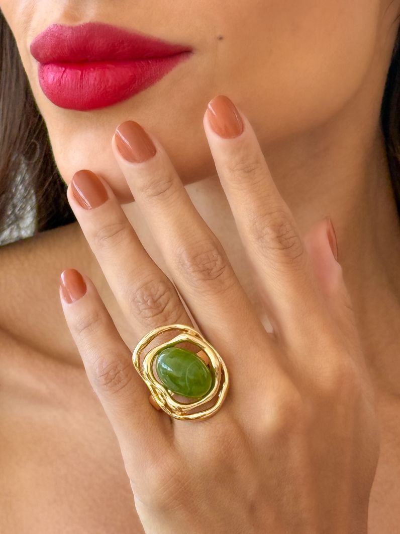 Anel Folheado a Ouro 18k Oval Resinado Borda Organica