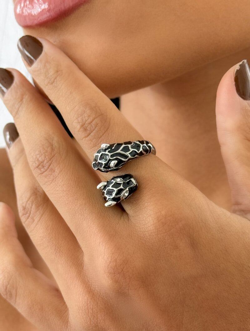 Anel Folheado a Ouro 18K Pantera Resinada