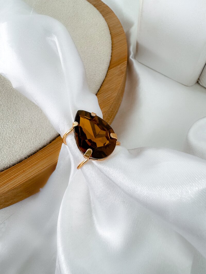 Anel Folheado a Ouro 18k Regulável com Gota de Zircônia