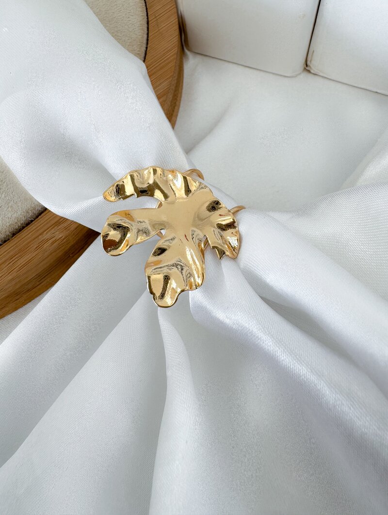 Anel Folheado a Ouro 18k Regulável Flor Orgânica Martelada