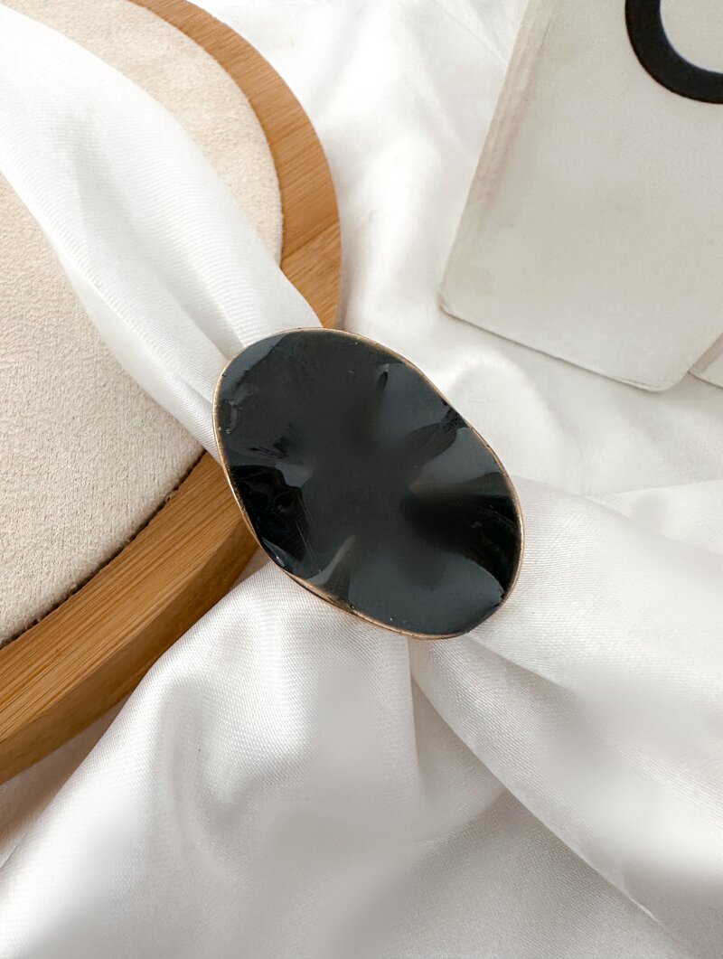 Anel Folheado a Ouro 18k Regulável Maxi Oval Resinado