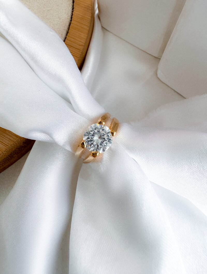 Anel Folheado a Ouro 18K Solitario Dois Fios