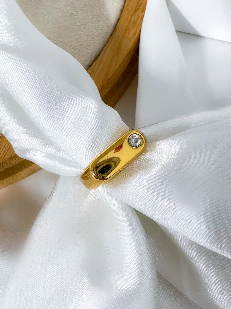 Anel Semi Joia Liso com Pedra