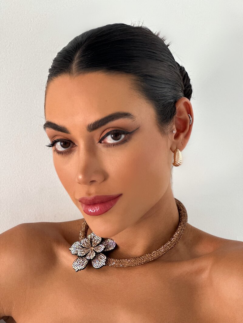 Aro Inspiração Swarovski com Flor