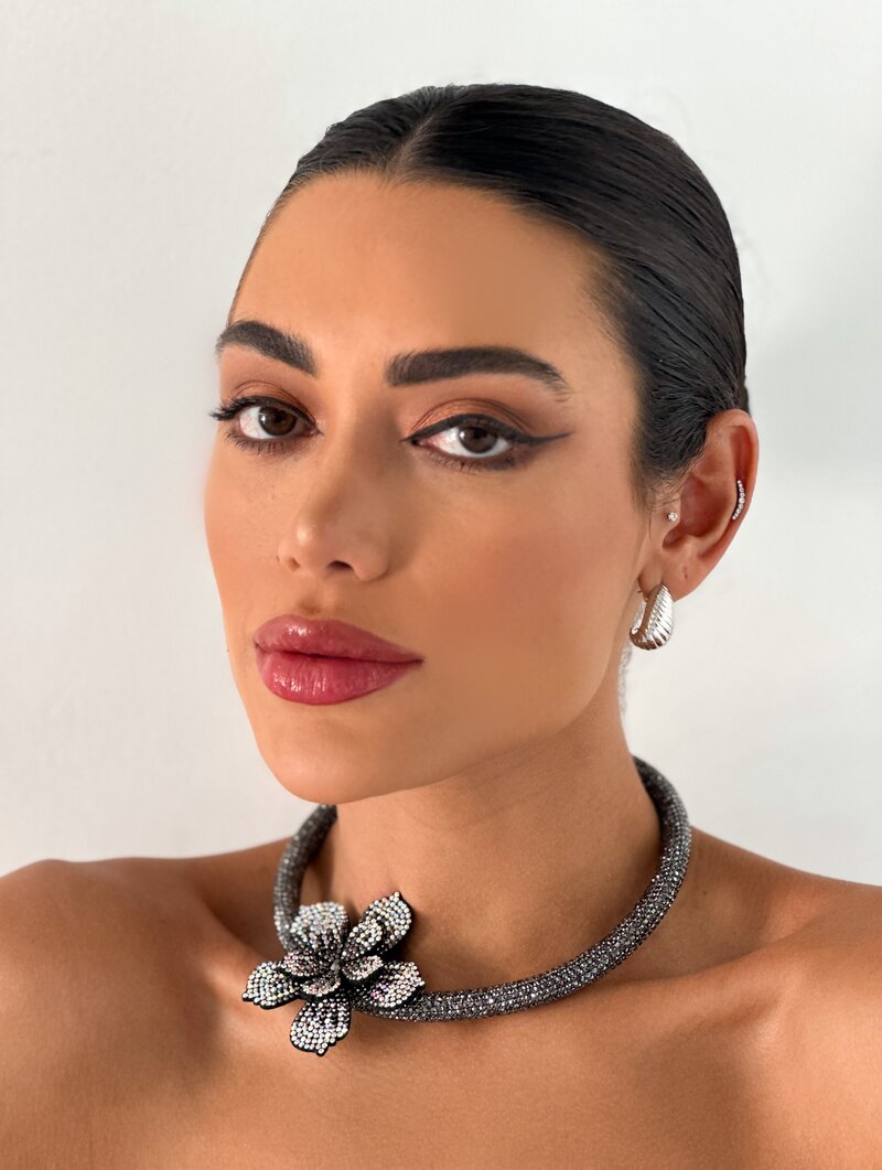 Aro Inspiração Swarovski com Flor