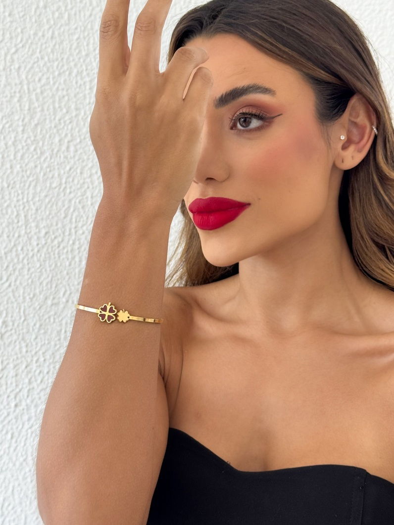 Bracelete Aço Inoxidável Folheado a Ouro 18k Design Trevo Liso e Resinado