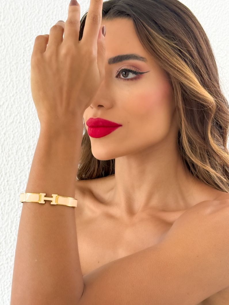 Bracelete Aço Inoxidável Folheado a Ouro 18k Inspiração Grandes Marcas Resinado