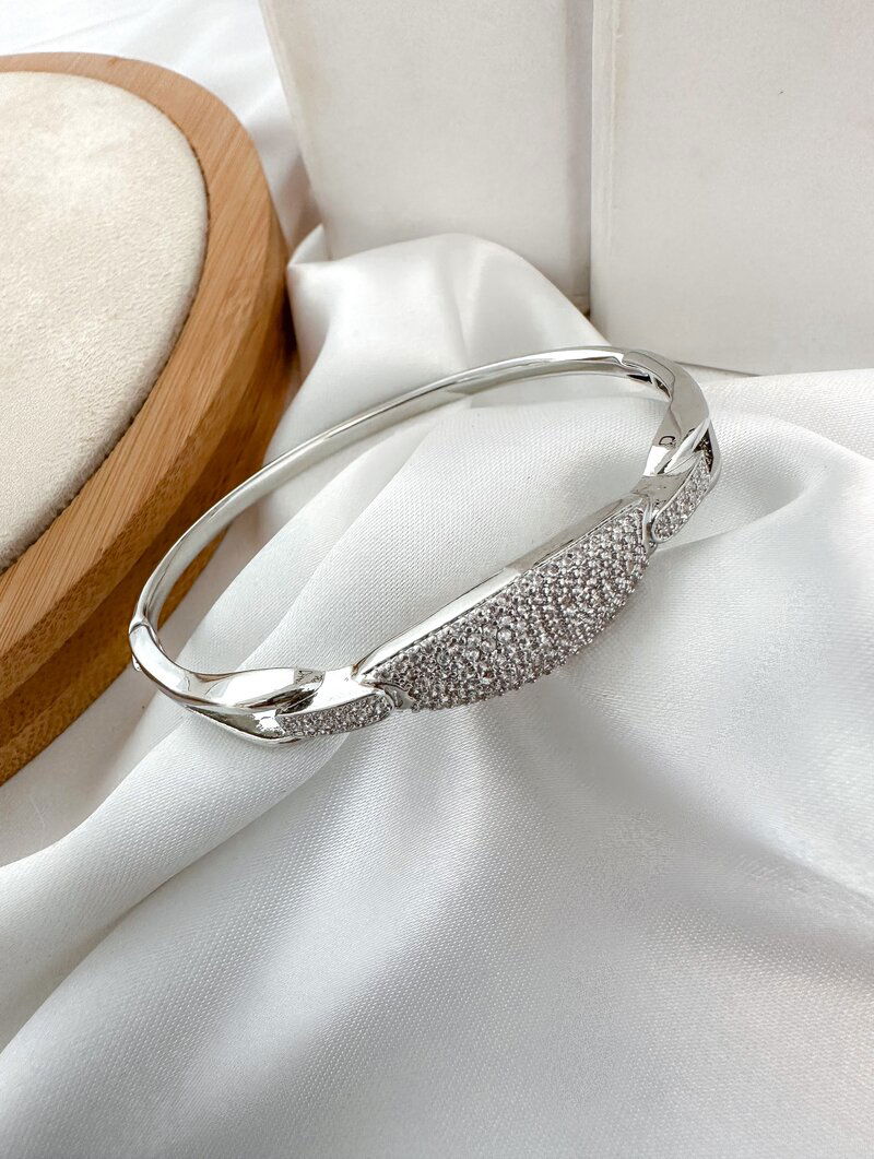 Bracelete Folheada Ouro 18k e Prata Com Detalhe Oval Cravejado