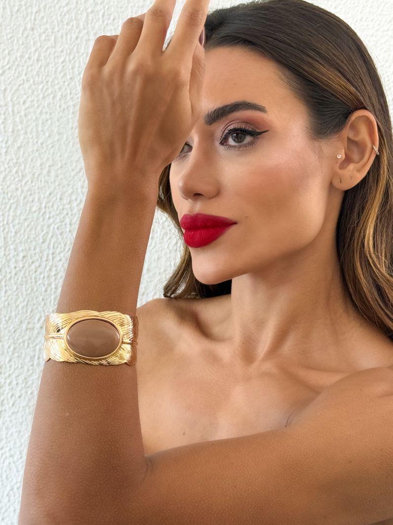 Bracelete Folheado a Ouro 18k Design Folha Com Oval Resinado
