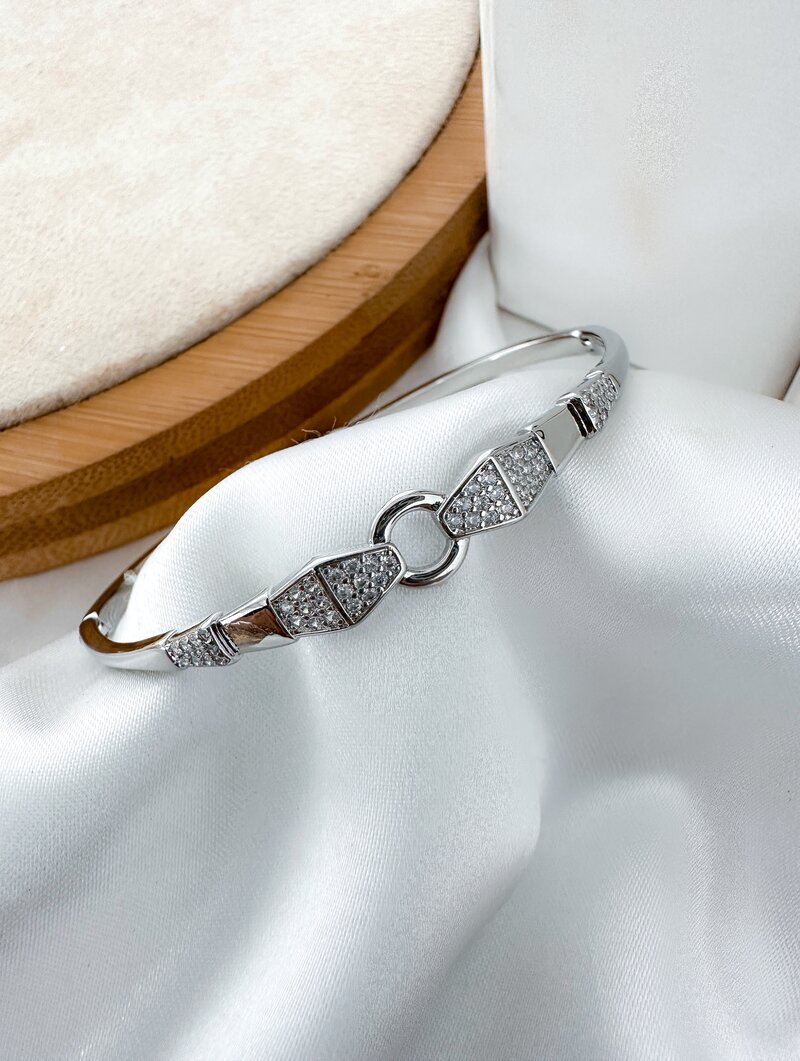 Bracelete Folheado a Ouro 18K e a Prata Fecho Tranqueta Design Serpente Cravejado