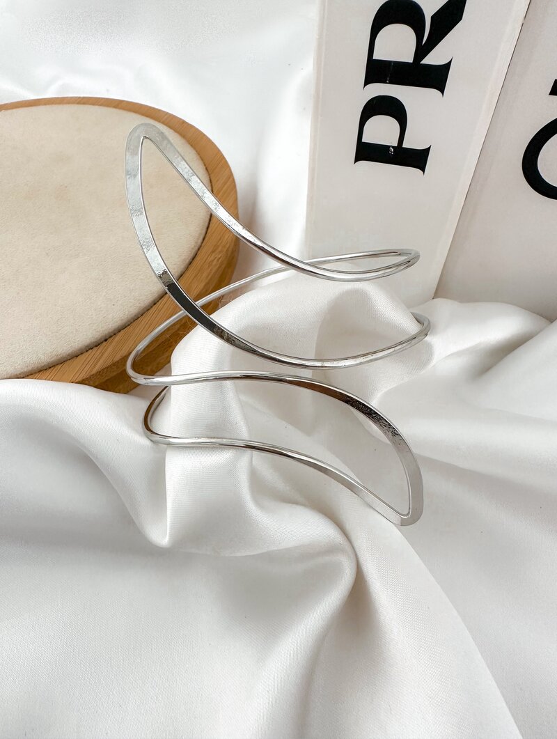 Bracelete Folheado a Ouro 18K e a Prata Regulável Design Moderno