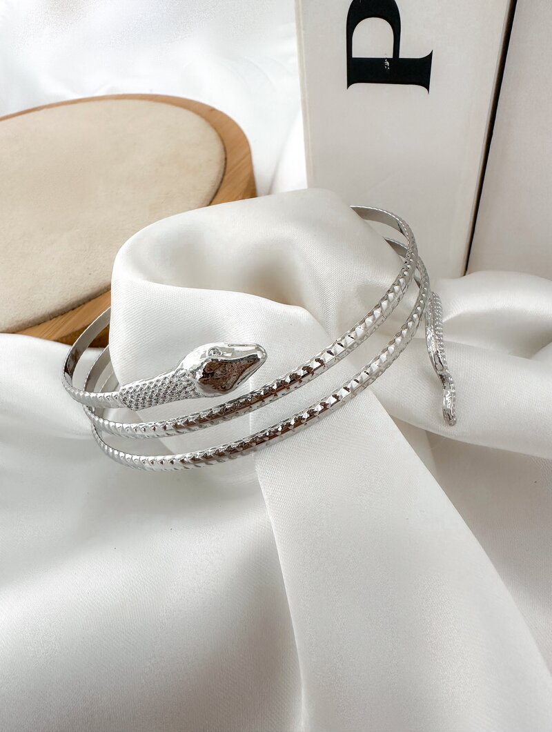 Bracelete Folheado a Ouro 18K e a Prata Serpente Design Martelado