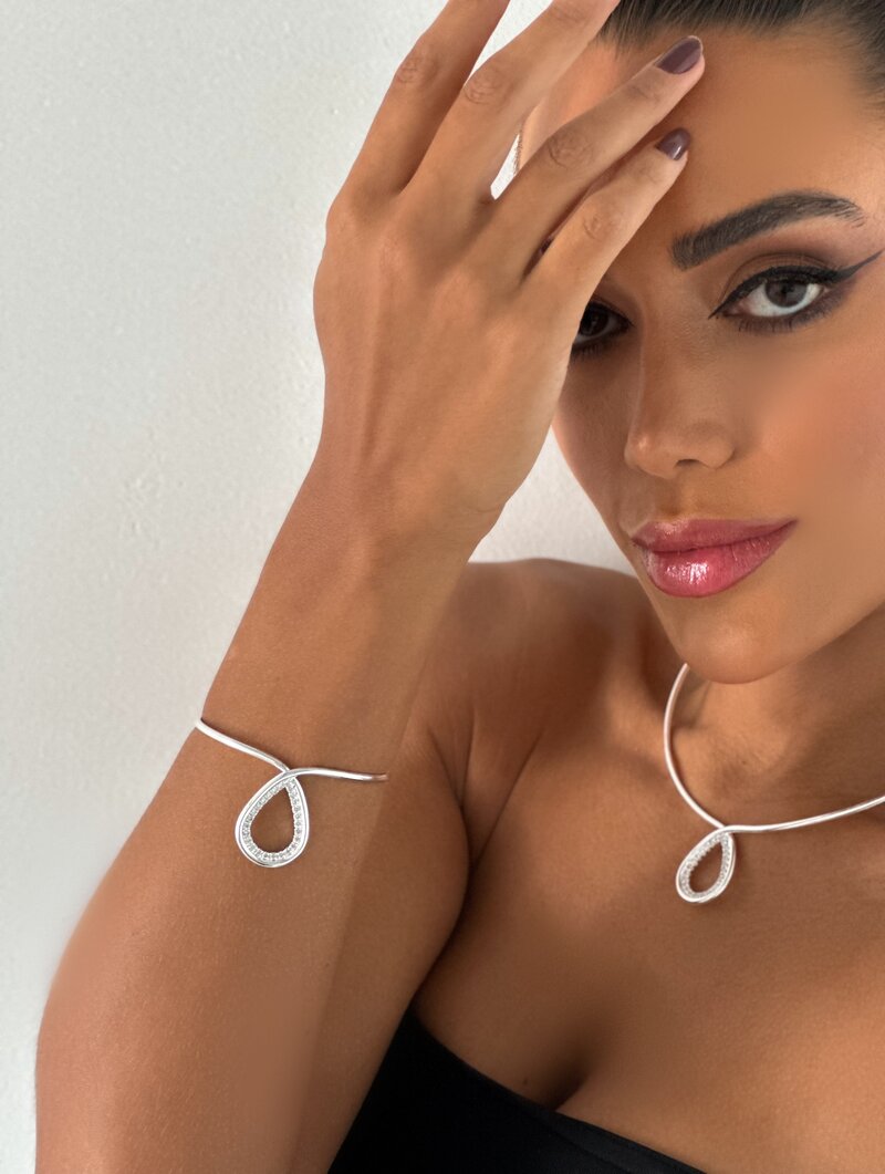 Bracelete Folheado a Ouro 18k e Prata 925 Aro com Gota Vazada com Micro Zircônias