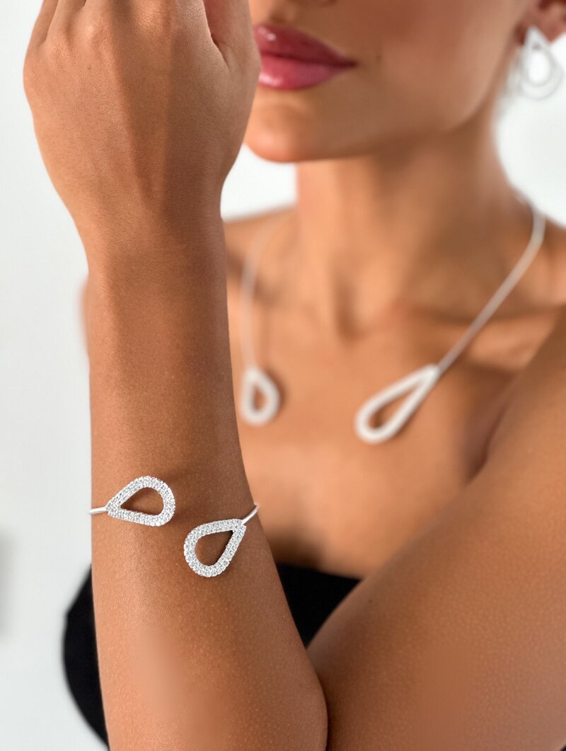 Bracelete Folheado a Ouro 18k e Prata 925 Aro com Gotas Cravejadas