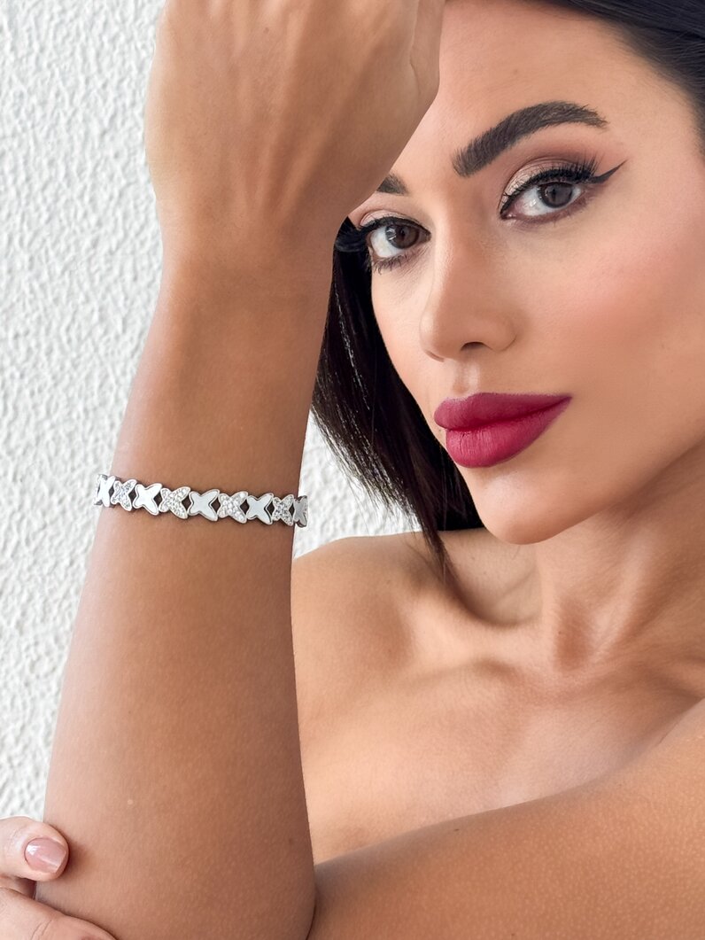 Bracelete Folheado a Prata 925 Borboleta Resinada e Cravejada