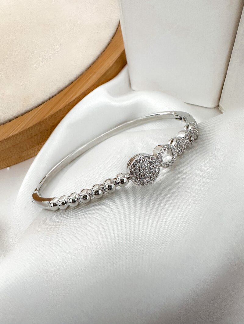 Bracelete Folheado a Ouro 18k e Prata Circulos com Detalhes Cravejados