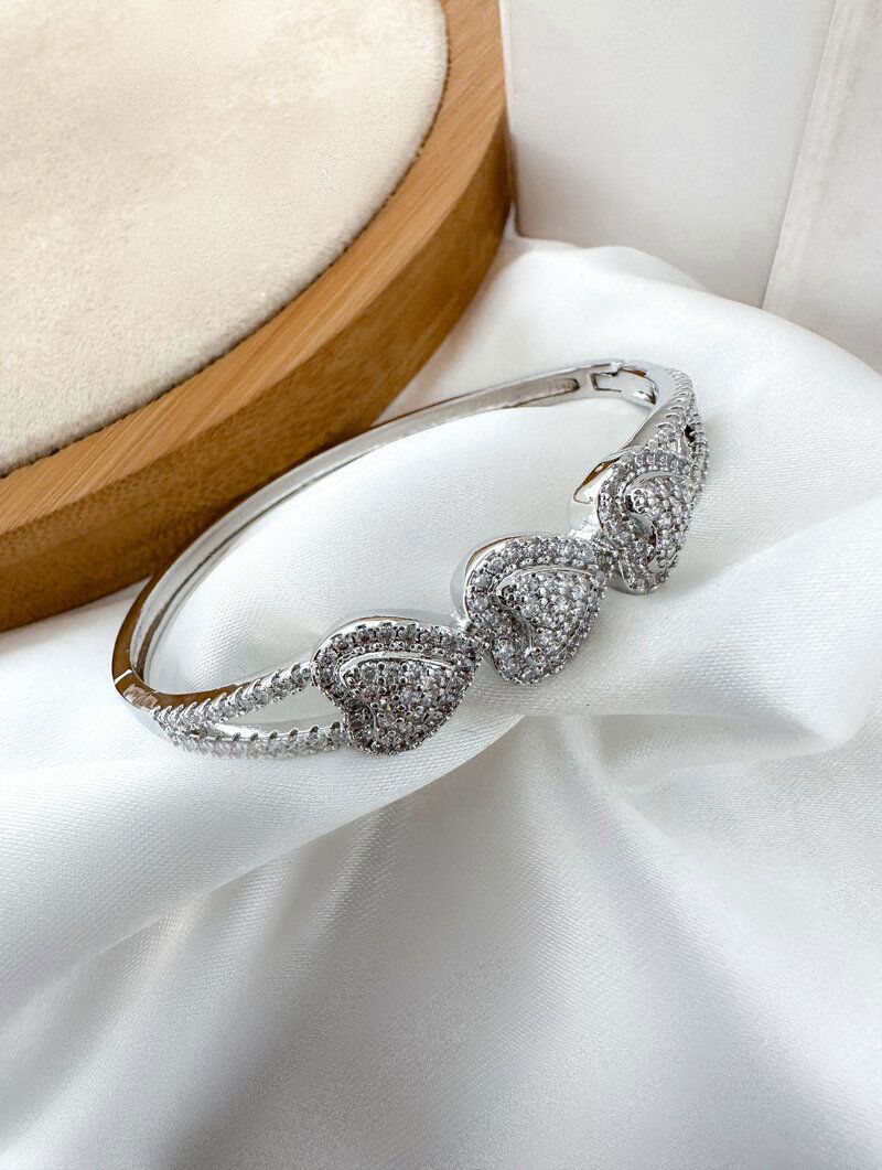 Bracelete Folheado a Ouro 18k e Prata Corações Cravejados com Micro Zircônias