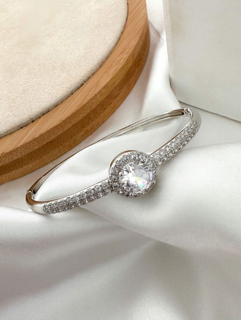 Bracelete Folheado a Ouro 18k e Prata Cravejado com Circulo de Zircônial Central
