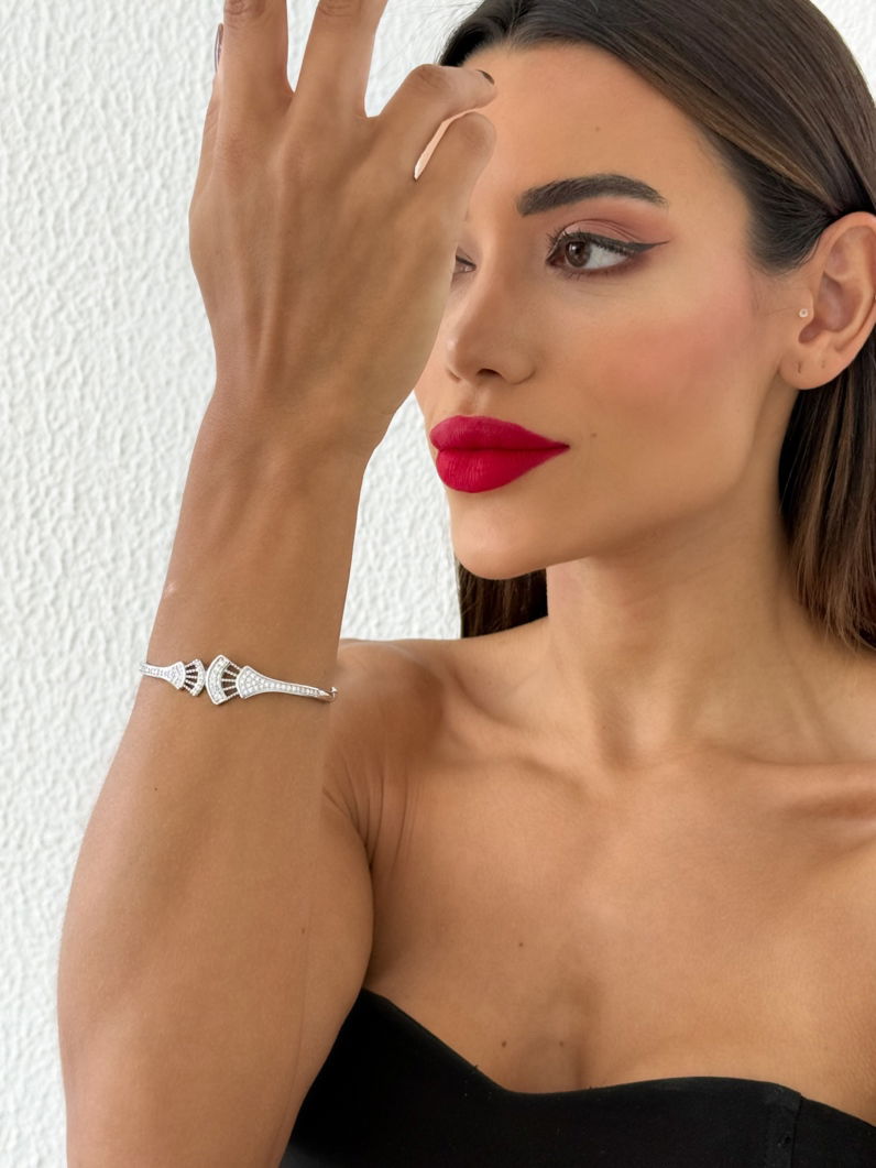 Bracelete Folheado a Ouro 18k e Prata Design Moderno Cravejado