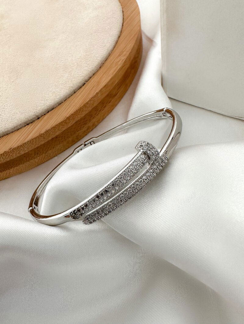 Bracelete Folheado a Ouro 18k e Prata Design Prego Cravejado