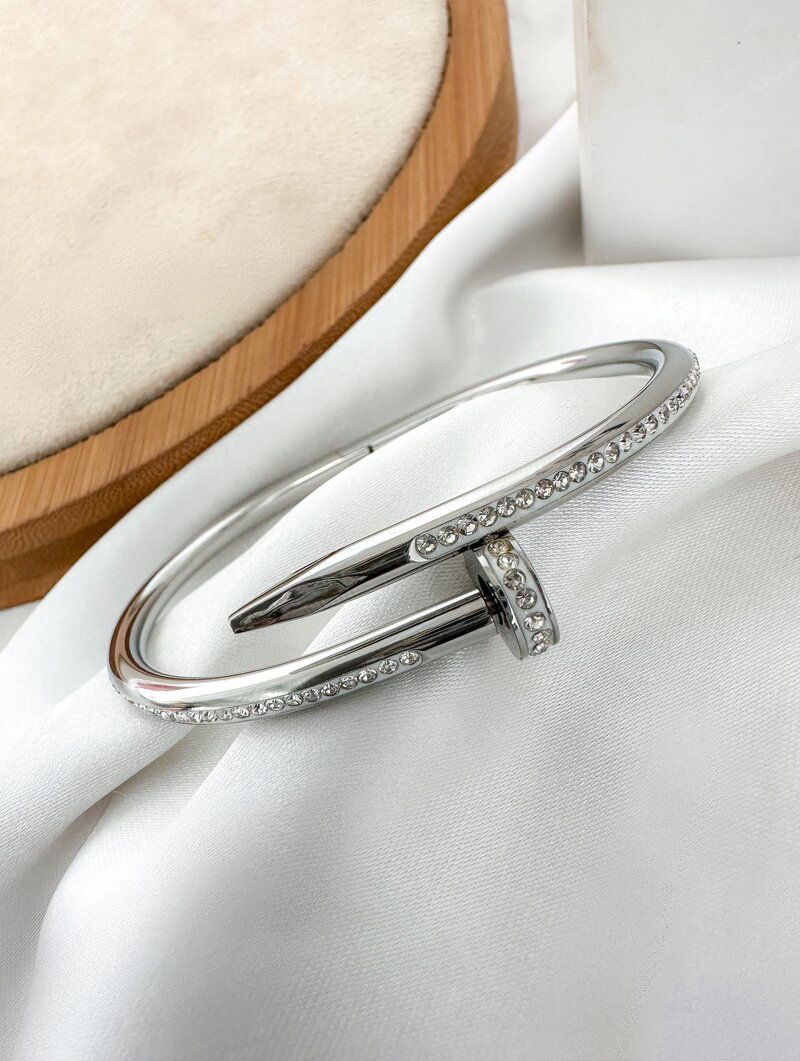 Bracelete Folheado a Ouro 18k e Prata Design Prego Cravejado com Micro Zircônias