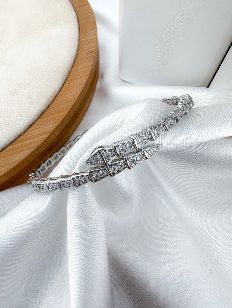 Bracelete Folheado a Ouro 18k e Prata Design Serpente Cravejada