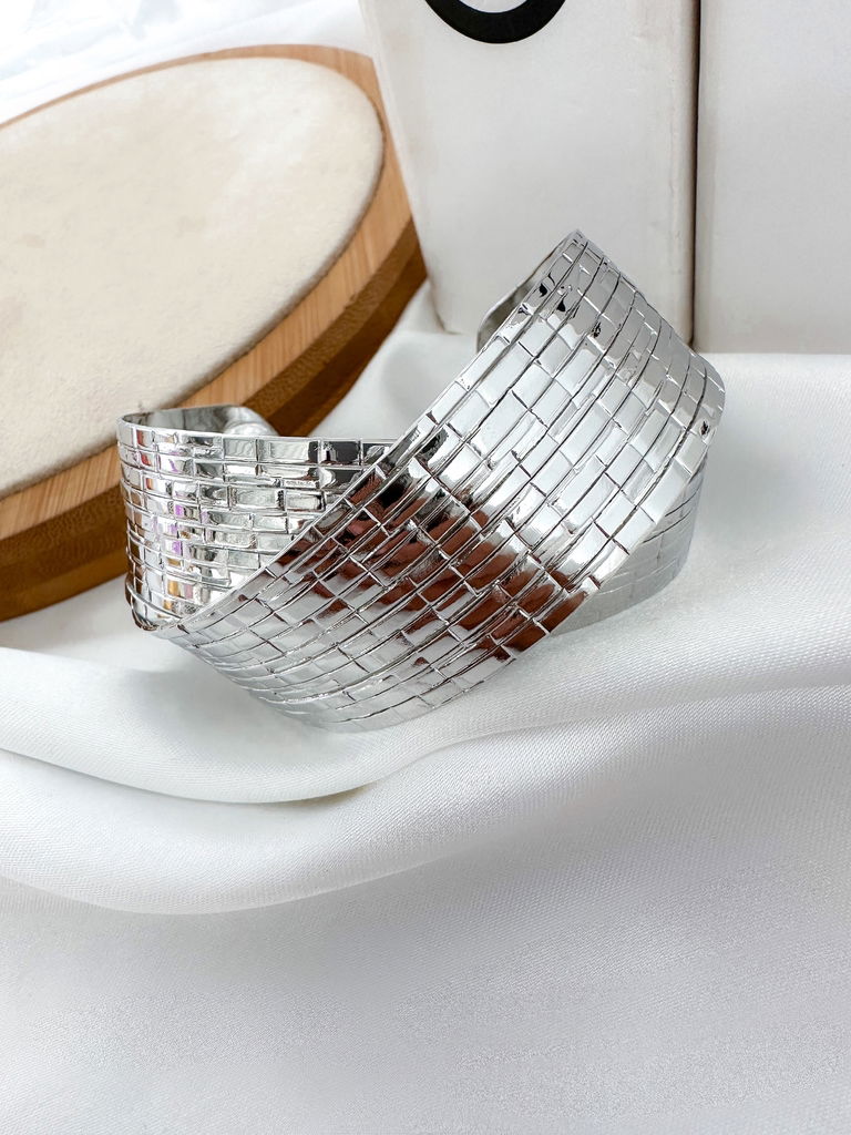 Bracelete folheado a ouro 18k e prata designer cruzado