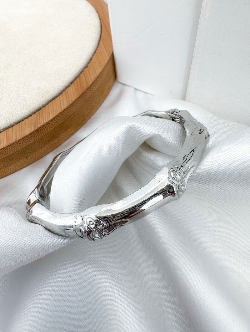 Bracelete Folheado a Ouro 18K e Prata Designer Moderno.