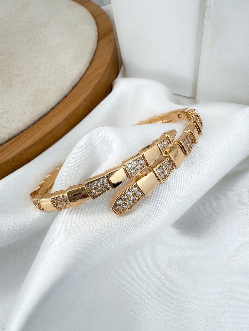 Bracelete Folheado a Ouro 18k e Prata Designer Serpente com Detalhe Cravejado