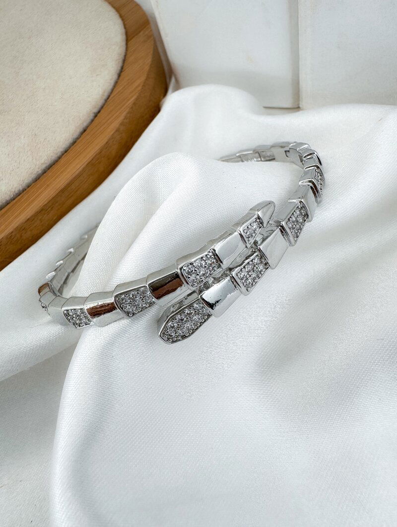 Bracelete Folheado a Ouro 18k e Prata Designer Serpente com Detalhe Cravejado