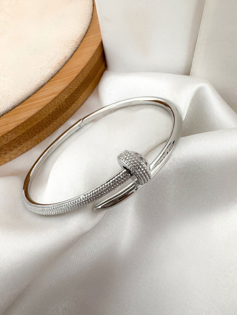 Bracelete Folheado a Ouro 18k e Prata Desing Prego (Inspiração Joalheria)